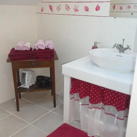 Les Du Ladoux فندق مبيت وإفطار 3*